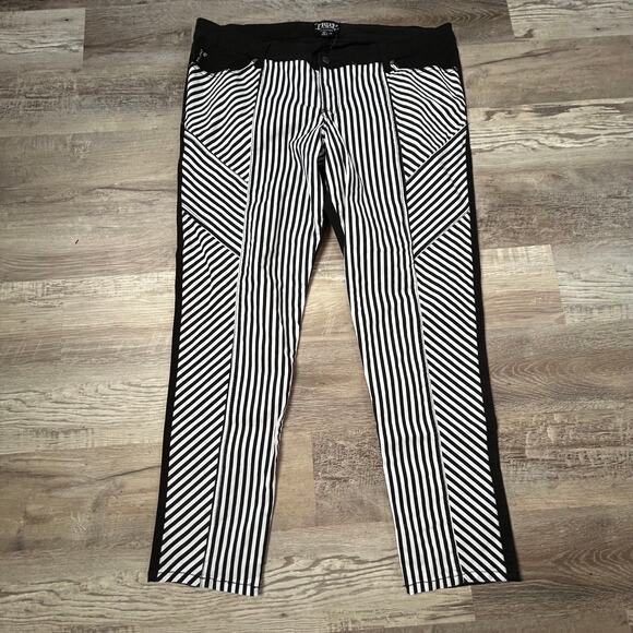 Tripp NYC Black White Striped Skinny Pants Plus Size 24 Goth Punk Alt - Picture 1 of 6
